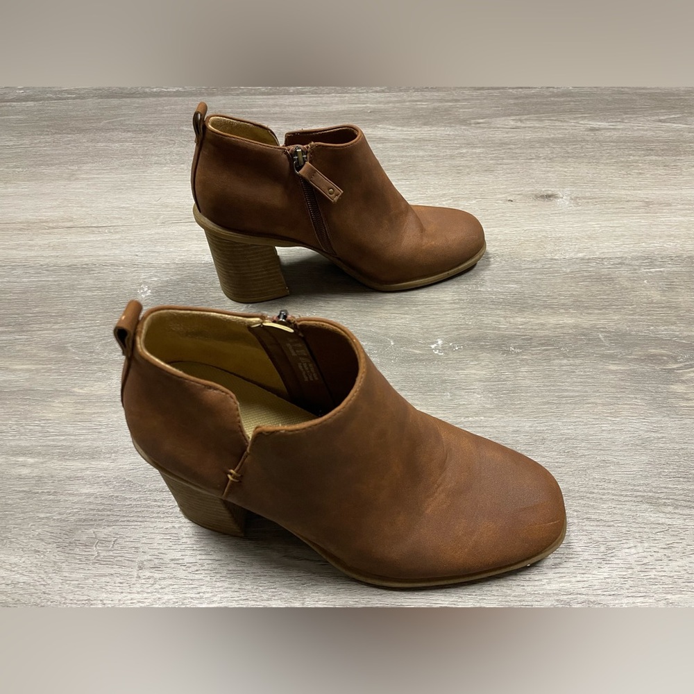 Dr. Scholl's Roxanne ankle bootie in copper brown Women’s Size 9.5M